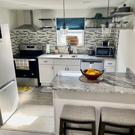 Cozy 1Br Apt In Elizabeth -10 Min To Ewr Airport & 30 Min To Nyc Appartamento Esterno foto